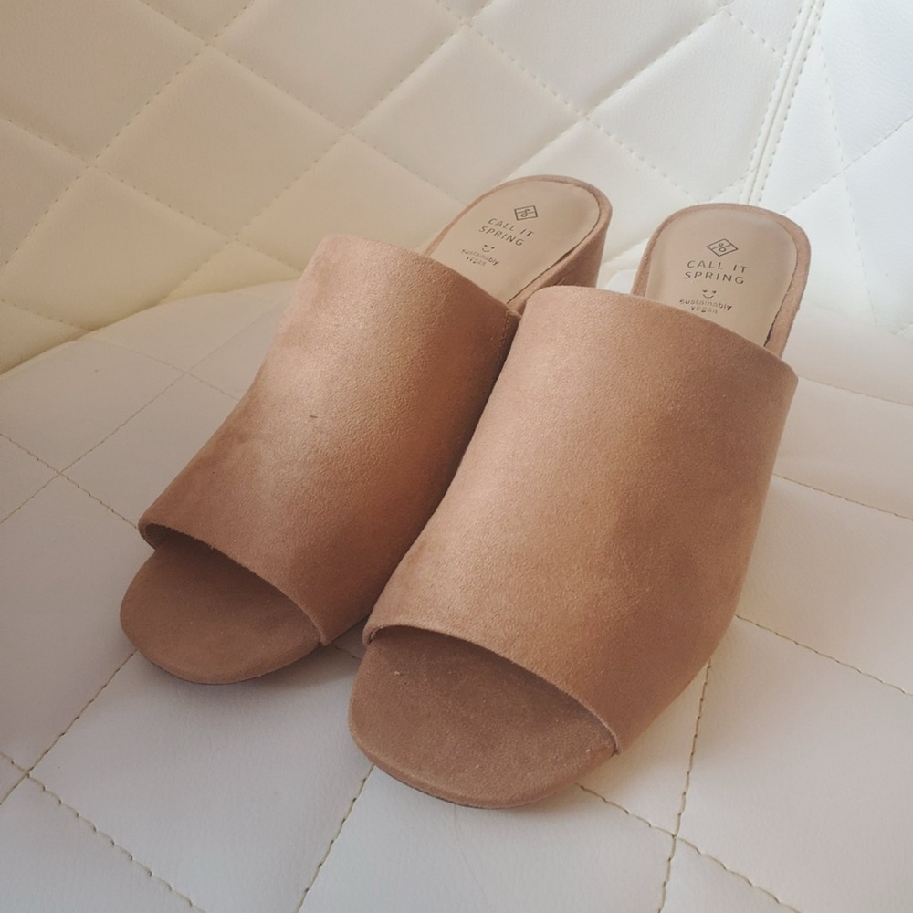 *NWT* Call It Spring Suede Mules